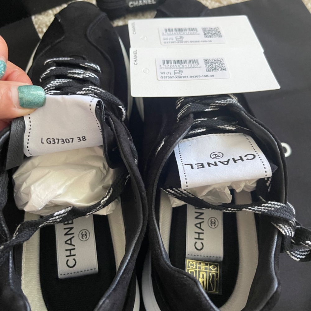 Chanel Suede Goatskin CC Black. Brand new with box, tags, dust bags. Size 38 - Picture 5 of 5